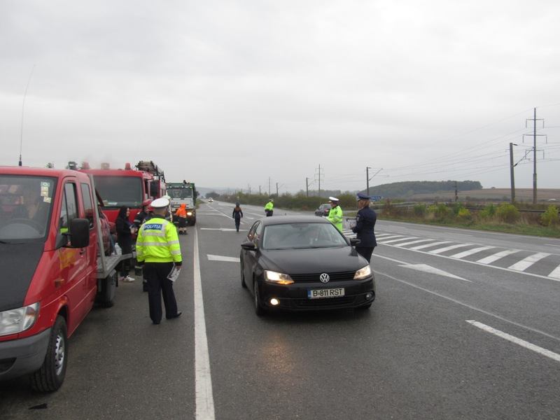 Campanie de informare a participanţilor la traficul rutier desfășurată în Beclean, Șintereag și Reteag