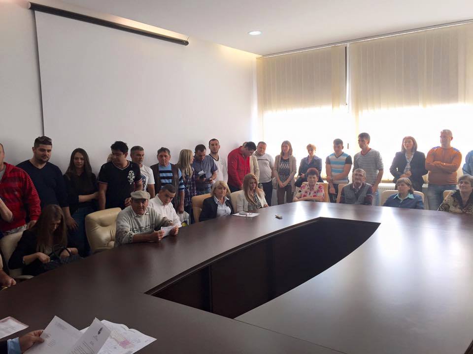Tinerii din municipiul Câmpia Turzii primesc terenuri pentru case