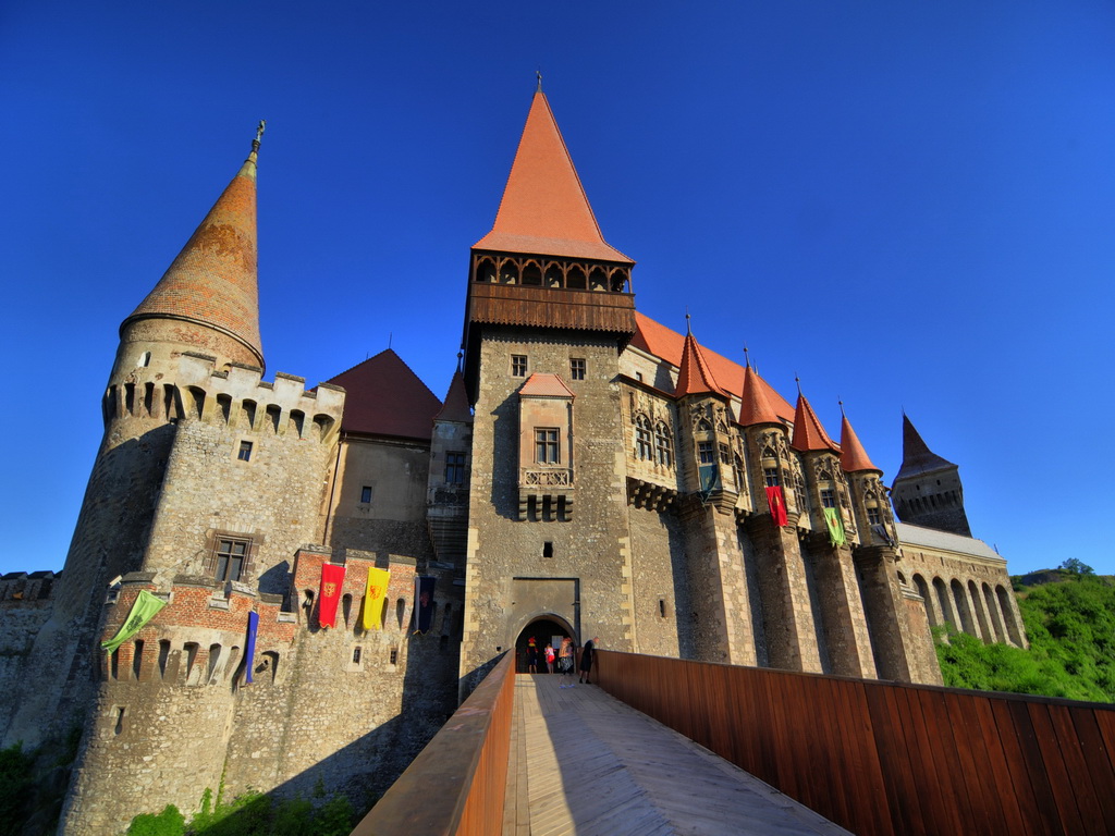 Castelului Corvinilor trece la programul de iarnă