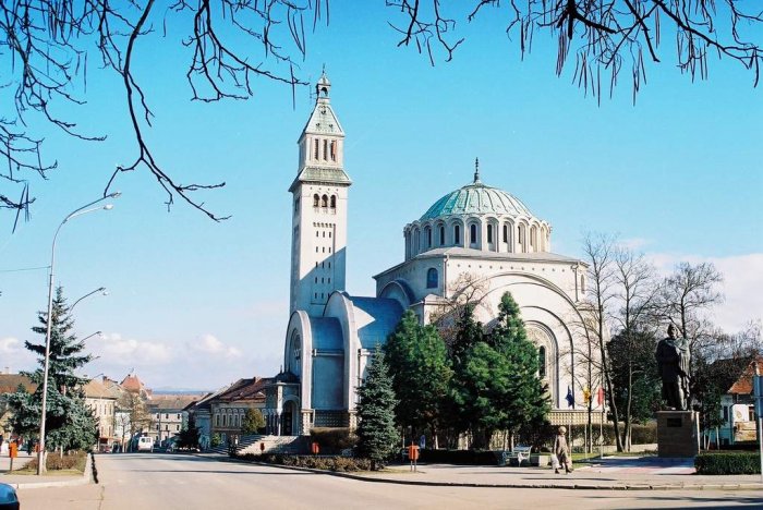 Festivalul-concurs interjudeţean de muzică sacră corală „Cu noi este Dumnezeu” se desfășoară azi la Orăştie