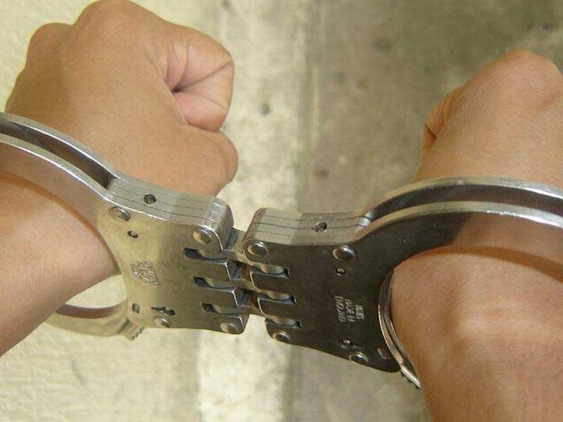DUMITRIȚA: Un adolescent a tâlhărit un bătrân de 76 de ani