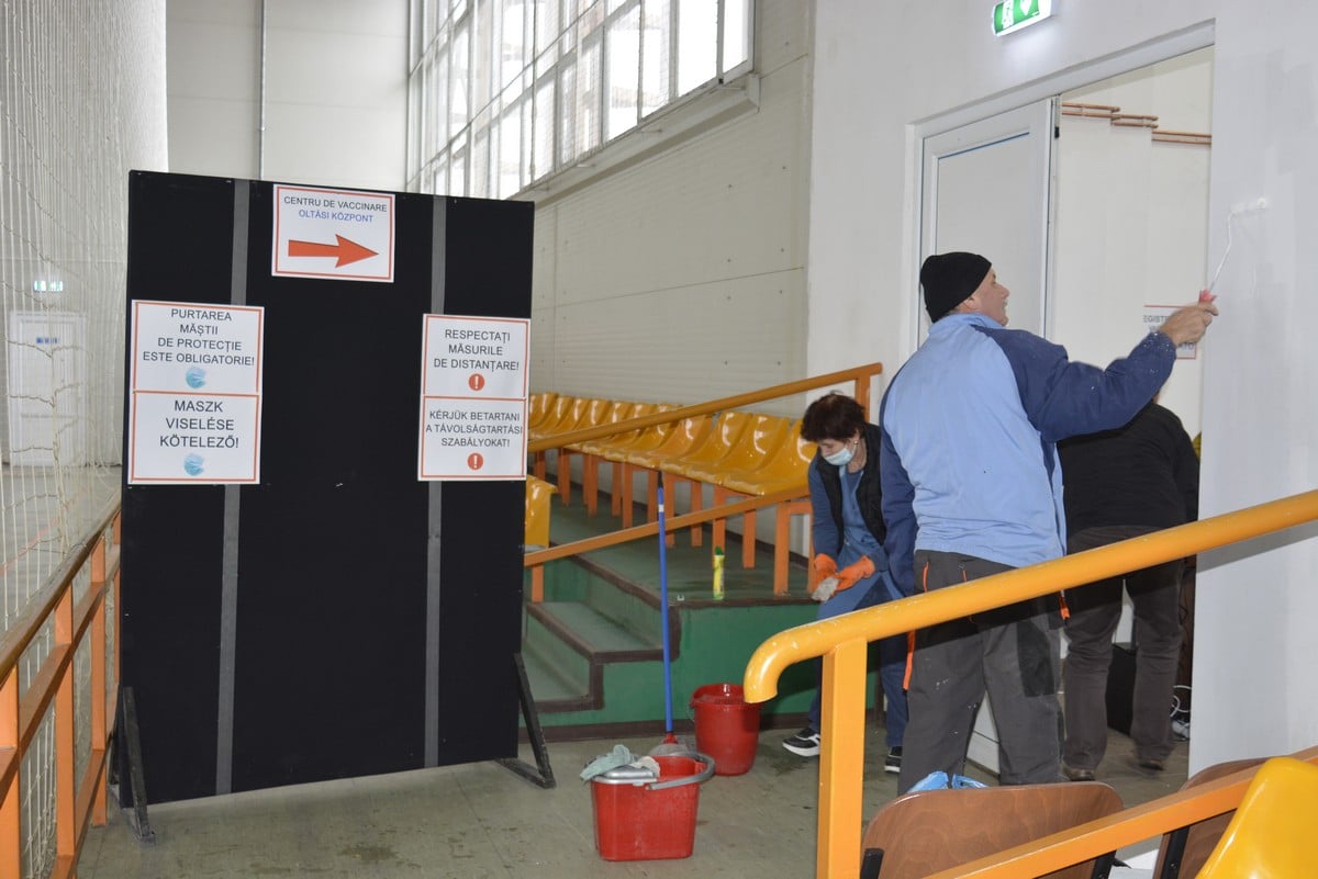 Centrul de vaccinare din Carei se închide