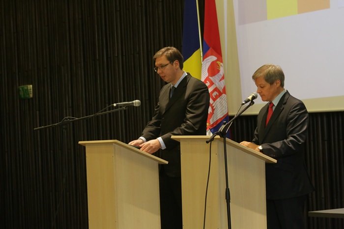 Premierul Dacian Cioloş s-a întâlnit, astăzi, la Timișoara, cu omologul său sârb, Aleksandar Vučić, aflat în vizită în România la invitaţia sa.