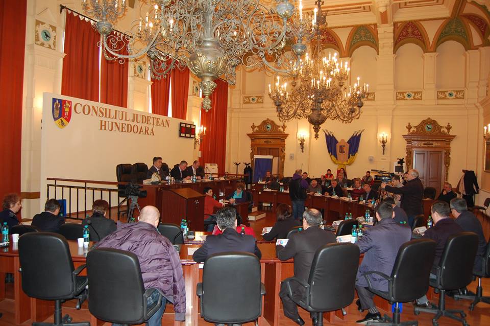 Vezi proiectele de hotărâri aprobate azi de Consiliul Județean Hunedoara