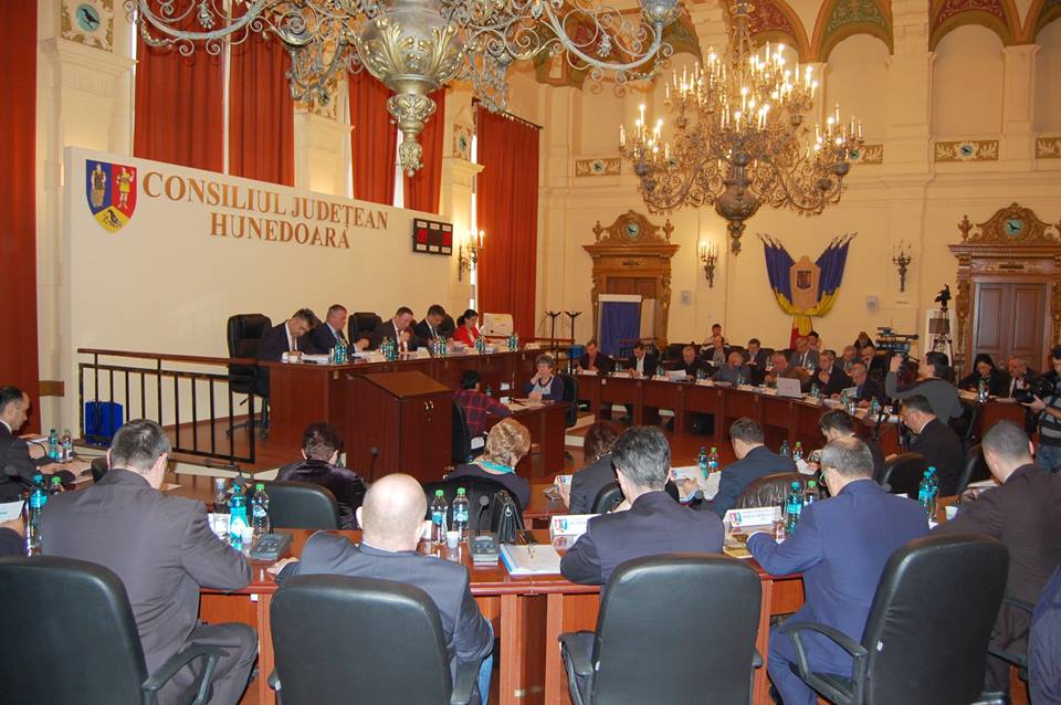 Vezi ce proiecte au fost aprobate în ședința de azi a Consiliului Județean Hunedoara