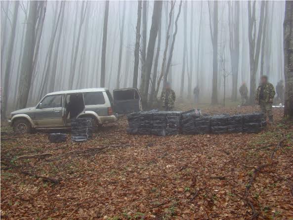 17 focuri de armă trase pentru reținerea unor contrabandiști, la frontiera cu Ucraina