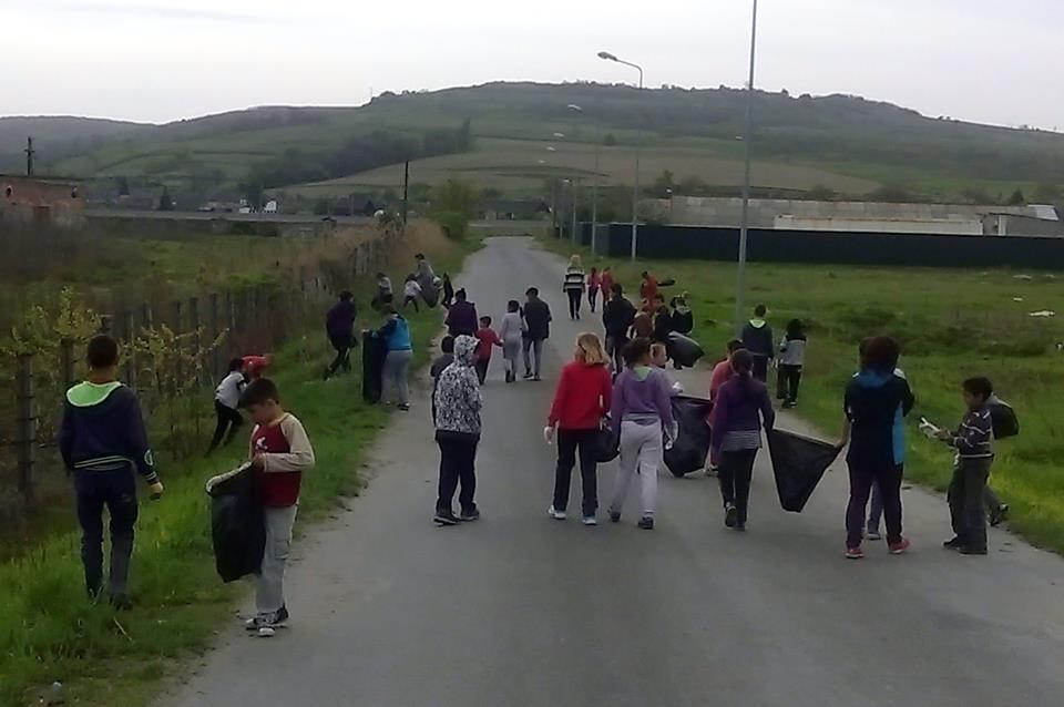 Copșa Mică: Acțiune de ecologizare în cadrul săptămânii „Şcoala Altfel”