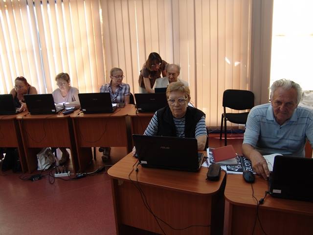 Cluj Napoca: Cursuri gratuite de iniţiere în utilizarea calculatorului, pentru seniori