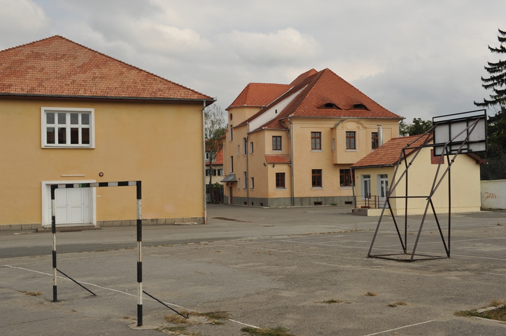 Sibiu: Curtea școlii va deveni teren de joacă și sport după orele de curs