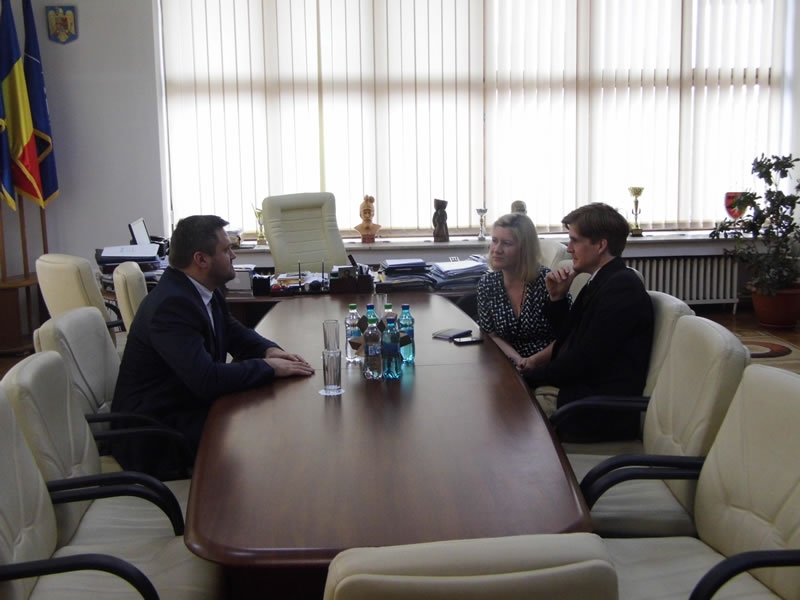 Preşedintele CJ Maramureș a primit vizita unei delegaţii a Ambasadei SUA la Bucureşti