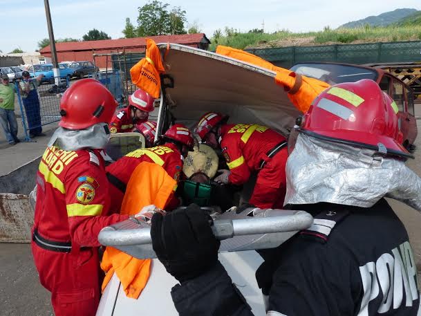 Vezi rezultatele concursurilor de Descarcerare și Acordare a primului ajutor, desfășurate în Baia Mare