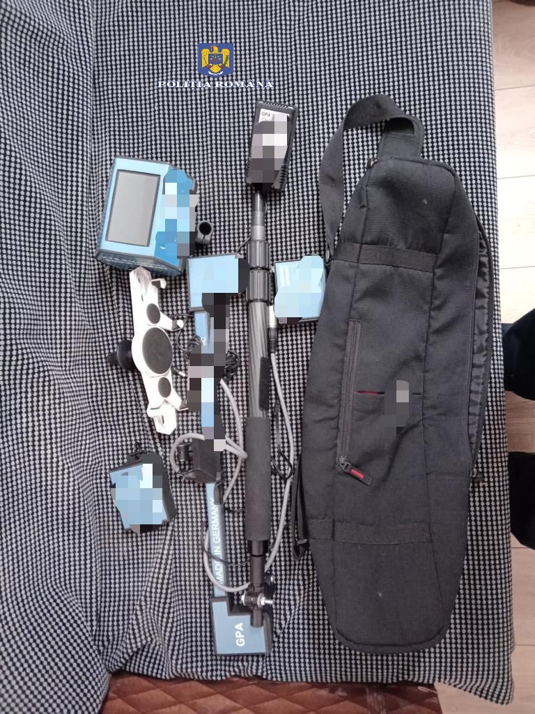 Prinsi in flagrant cu detectoare de metale, pe Valea Vintului.