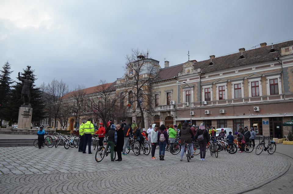 Deva: Ora Pamântului sărbătorită pe bicicletă