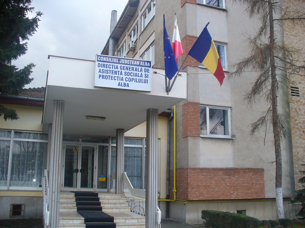 Se suspenda eliberarea biletelor de călătorie gratuită, a rovinietelor auto și a legitimațiilor de transport urban!