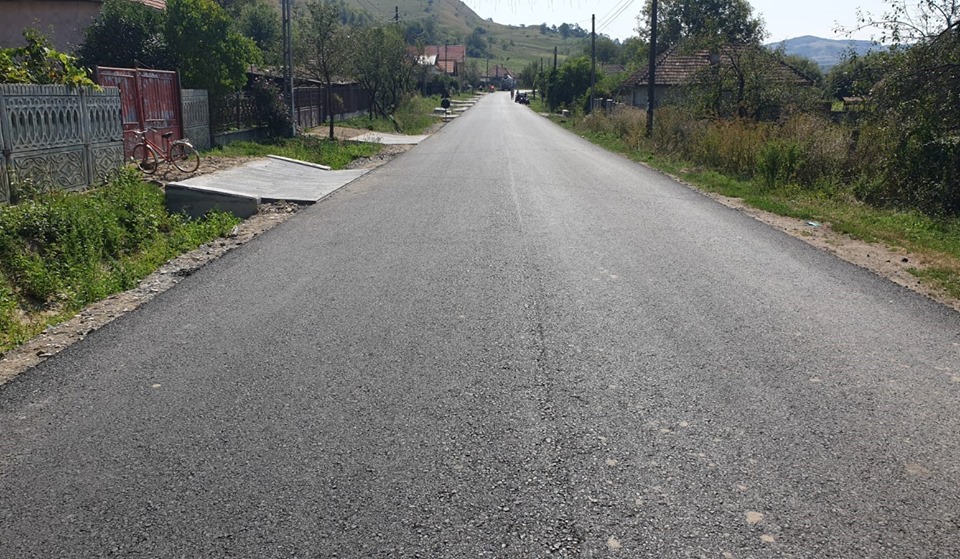 S-a finalizat asfaltarea între localitățile Borșa și Vultureni