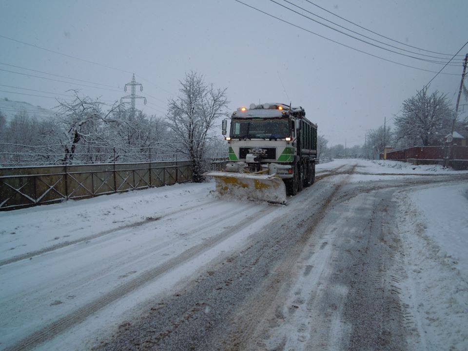 760 de tone de material antiderapant folosit pentru combaterea poleiului și a ghețușului, în județul Cluj