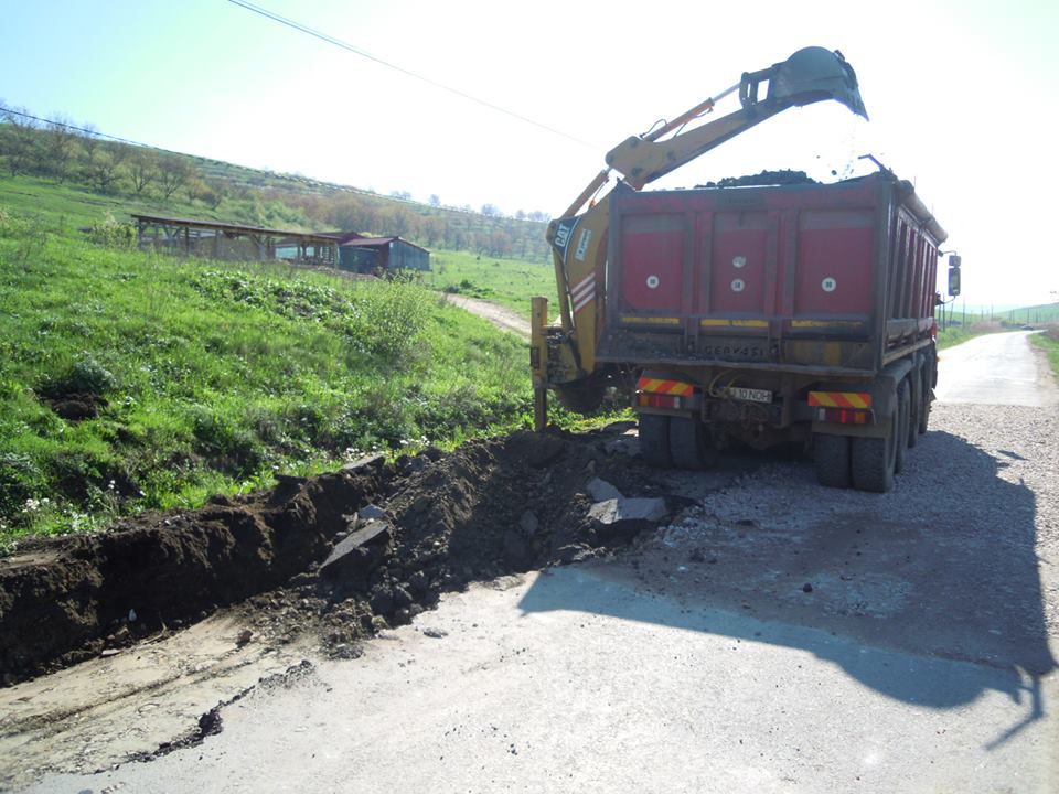 Au demarat lucrările de întreţinere pe drumul județean 161A Apahida-Cojocna