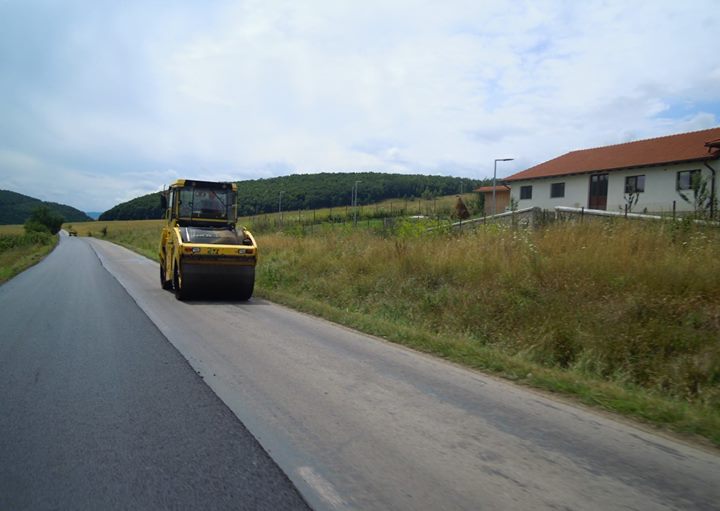 Au demarat lucrările de asfaltare pe drumul județean Cluj Napoca – Făget – Ciurila