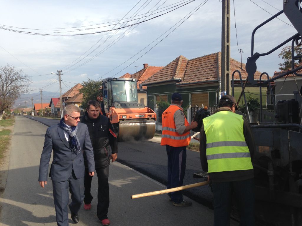 Vezi care sunt drumurile județene din Alba pe care se efectuează lucrări