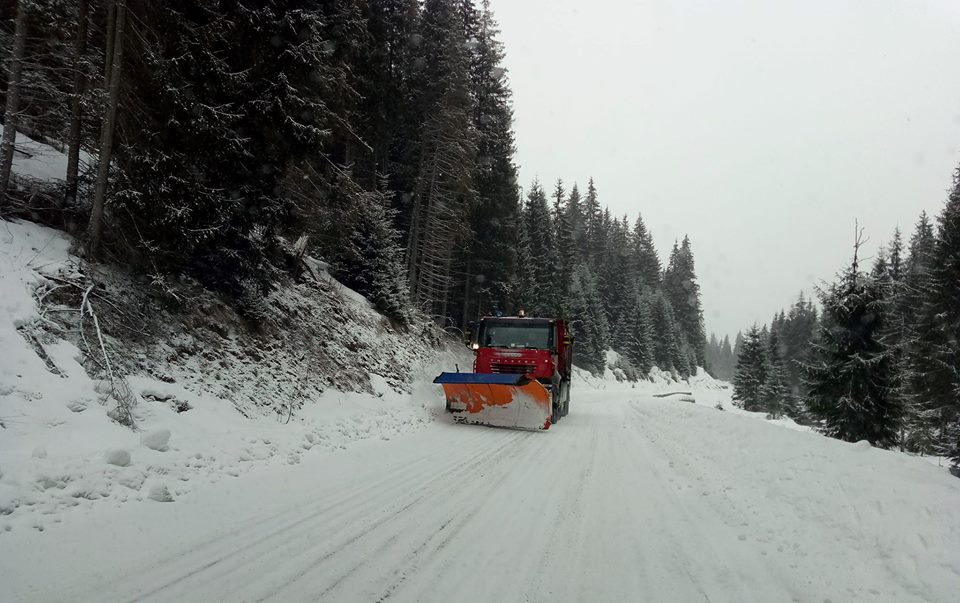 Drumurile județene DJ 103K, DJ 107P și DJ 108C au fost închise, temporar, traficului rutier din cauza condițiilor meteorologice deosebite
