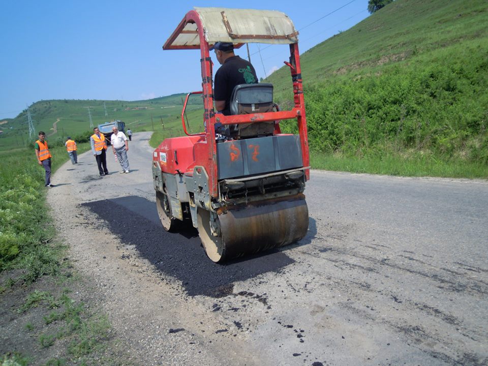Plombări pe drumurile din Chinteni şi Aiton