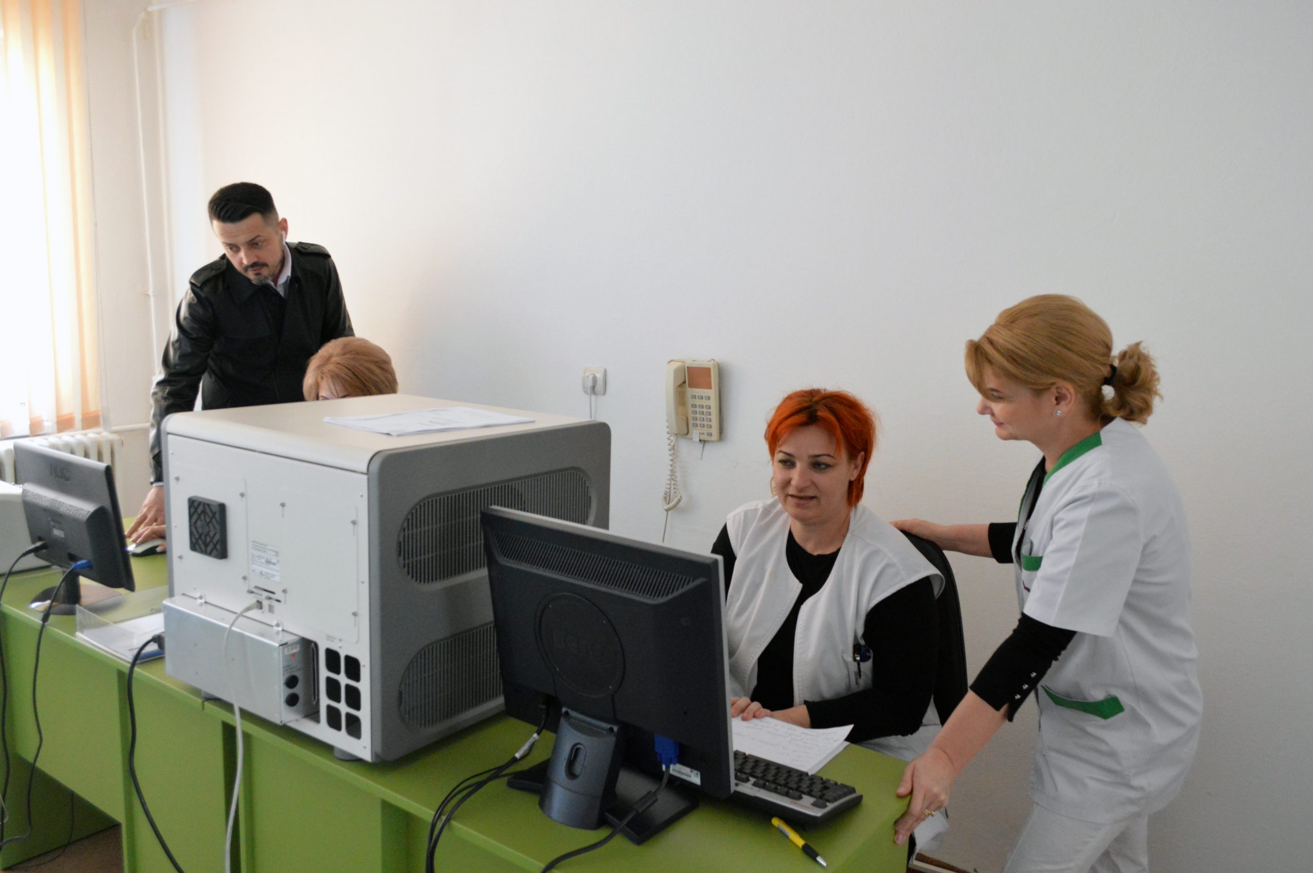 Va fi pusă în funcțiune prima linie completă de testare pentru diagnosticarea cazurilor de COVID-19 din județul Alba