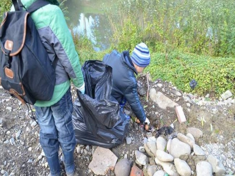Acţiune de ecologizare a cercetaşilor bistriţeni