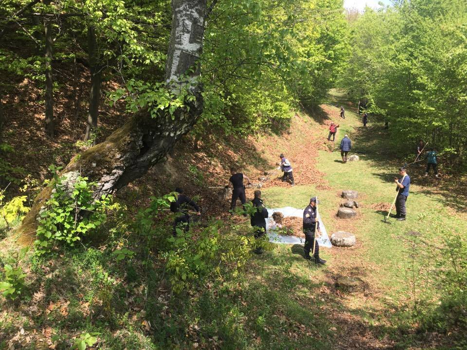 Acțiune de ecologizare la cetățile dacice cu prilejul Zilei Internaționale a Monumentelor și Siturilor Istorice