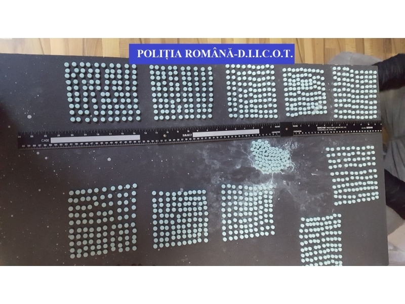 Doi bărbați din Bistrița-Năsăud prinși cu peste 1000 de comprimate de ecstasy