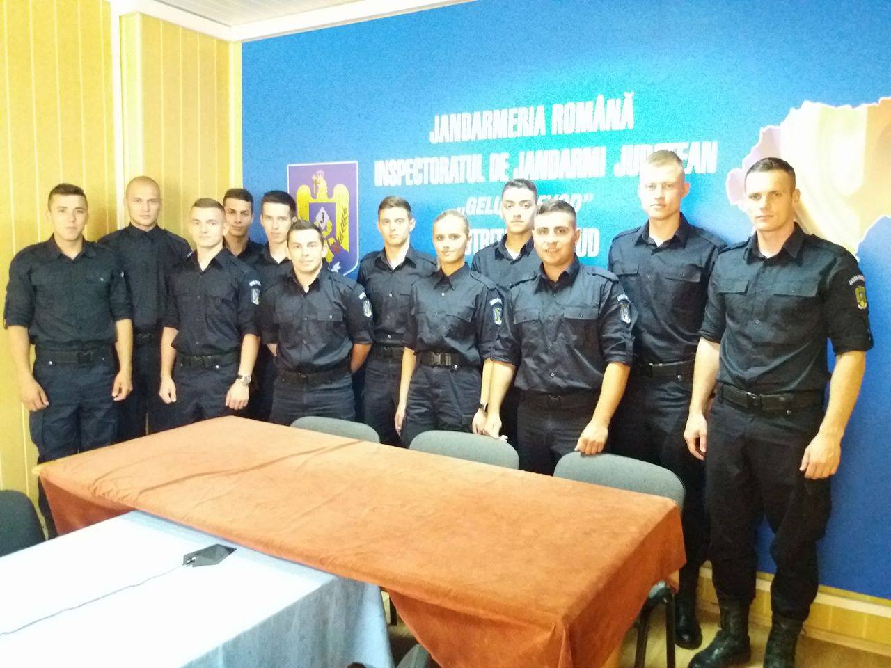 Elevii jandarmi de anul I, în practică la Jandarmeria Bistriţeană