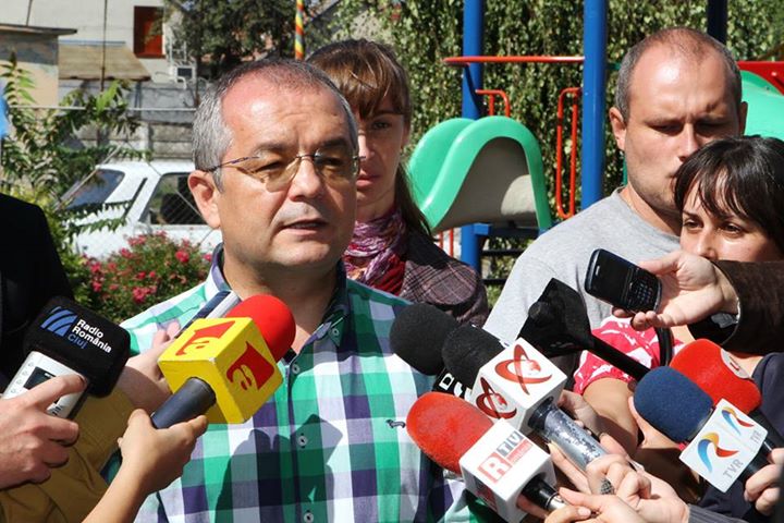 Primarul Emil Boc face parte din juriul care decide capitala europeană a tineretului din 2016