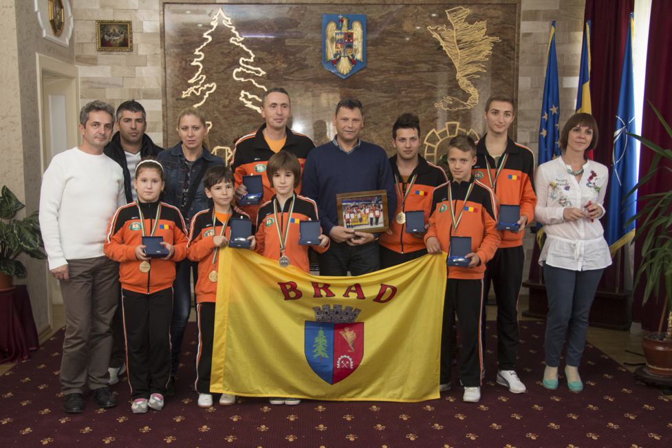 Sportivii Clubului Empi Karate Brad – performanțe deosebite la nivel mondial