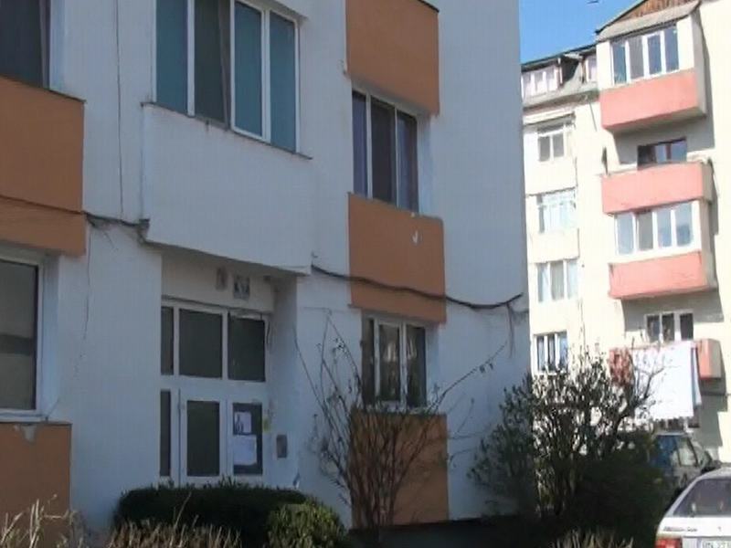 De frica soțului, s-a aruncat de la etaj