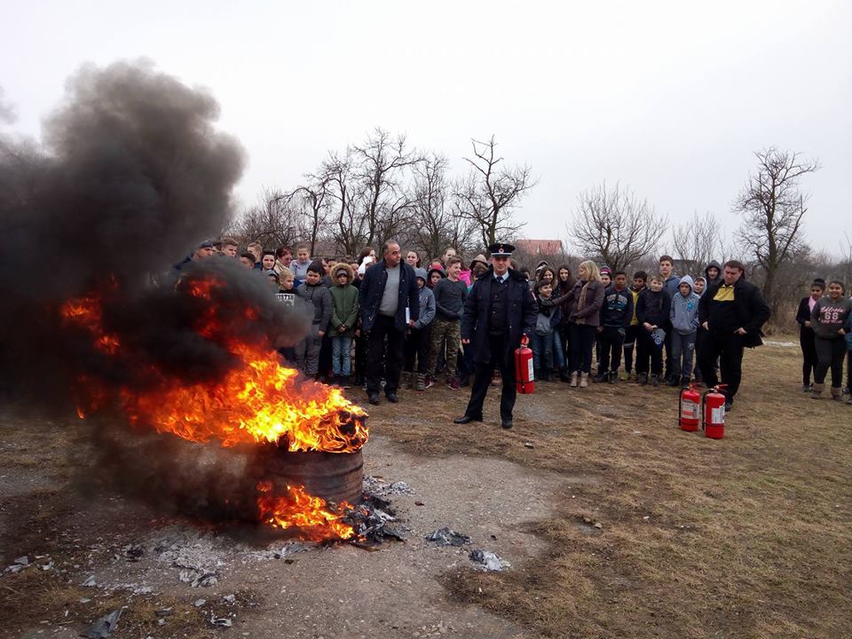 Activitate preventivă desfășurată de ISU Sălaj la Şcoala Gimnazială nr. 1 din localitatea Ip