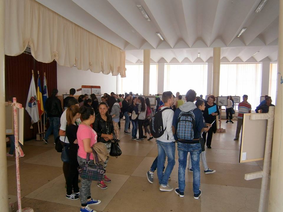 Copșa Mică: Azi a avut loc vernisajul expoziţie de desen „Arhitectura Liniei”