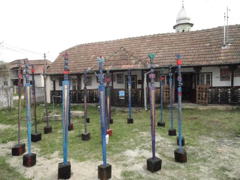 Expoziție de artă plastică în aer liber la Muzeul Municipal Dej