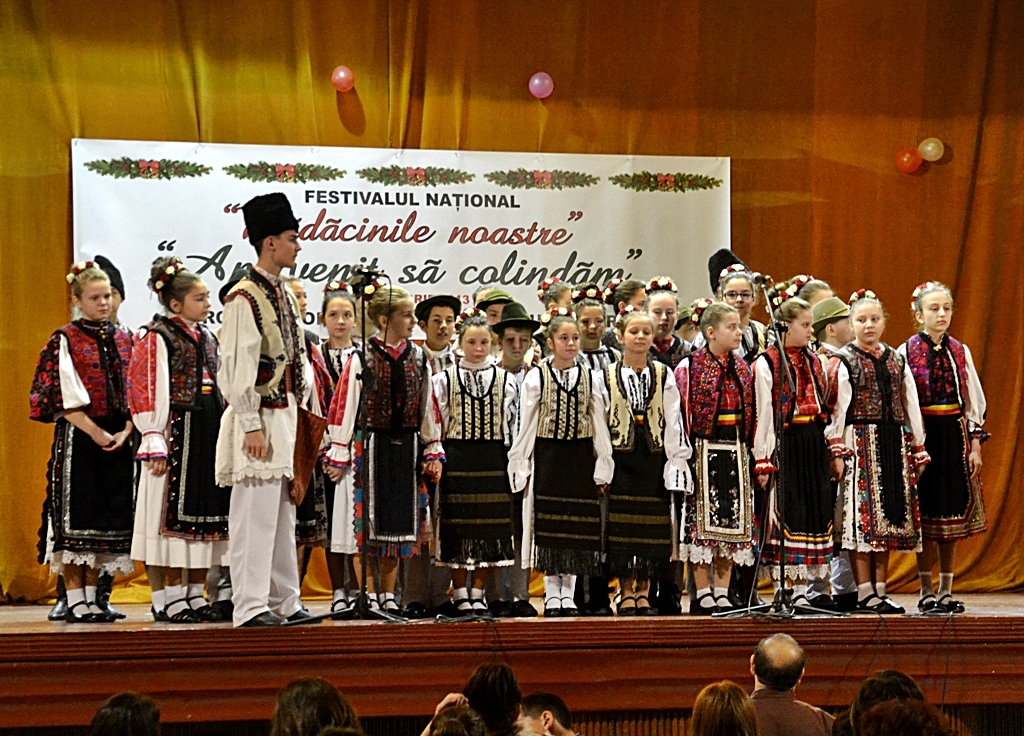 Festival de colinde și obiceiuri de Crăciun organizat de Clubul Copiilor Hunedoara