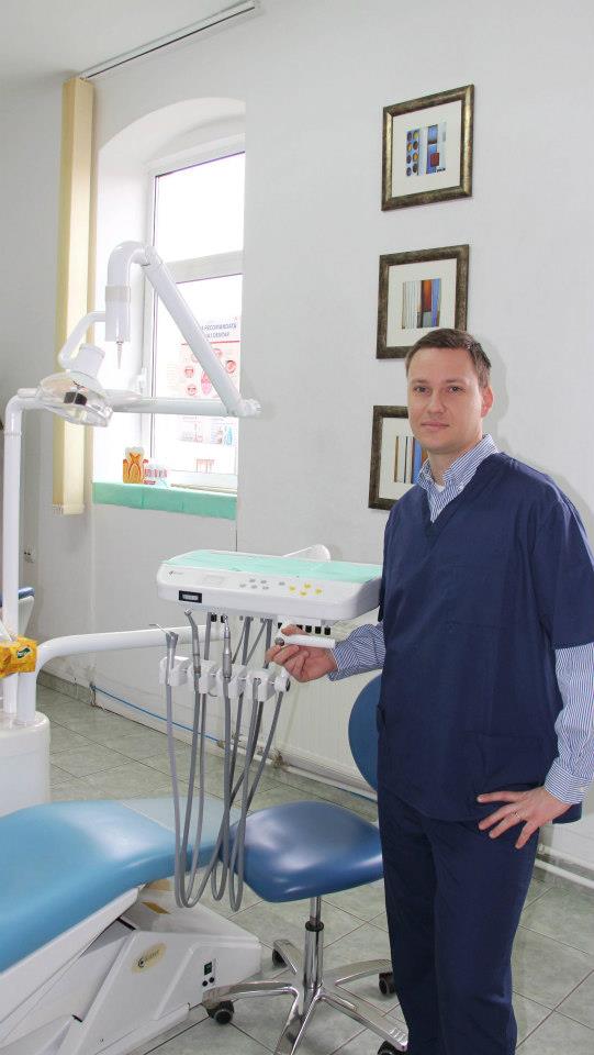 De ce-l iubesc copiii pe doctorul stomatolog Sorin Filimon?