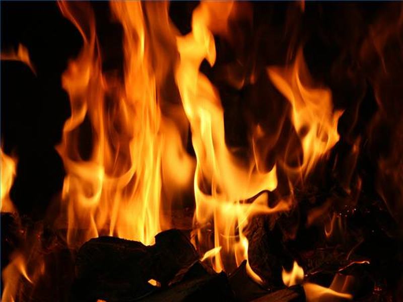 MAIERU: Un atelier de tâmplărie a fost mistuit de flăcări