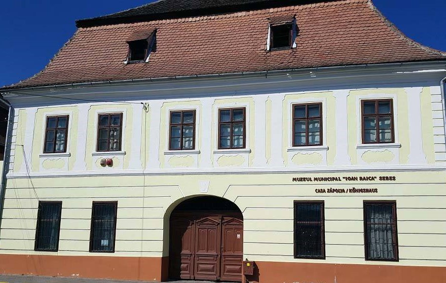 UN NOU PROIECT CÂȘTIGĂTOR PENTRU MUNICIPIUL SEBEȘ: 140.000 LEI FINANȚARE NERAMBURSABILĂ PENTRU PREGĂTIREA DOCUMENTAȚIILOR TEHNICO-ECONOMICE NECESARE LUCRĂRILOR DE RESTAURARE A CASEI ZÁPOLYA CARE GĂZDUIEȘTE MUZEUL