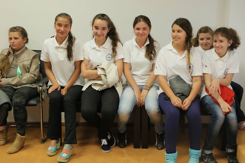 CJ Cluj a premiat câştigătorii concursului „Fructe în şcoli”