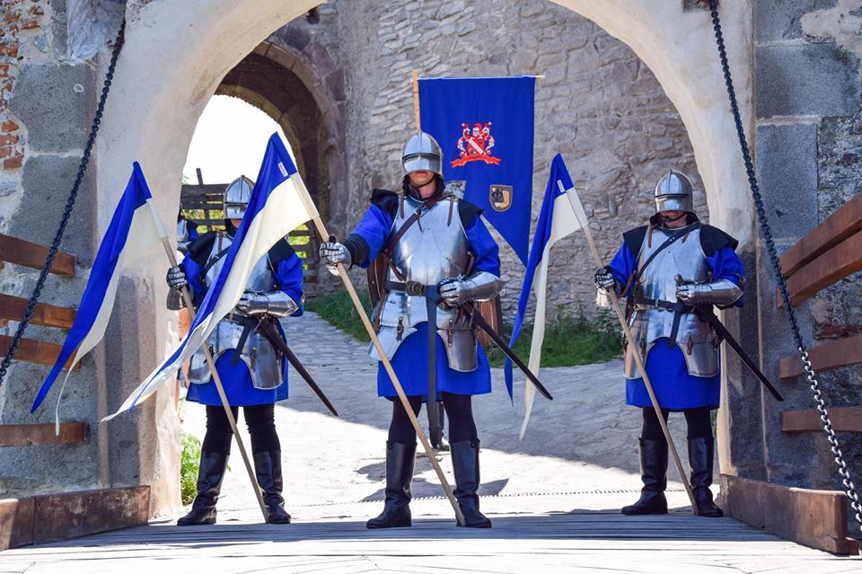 Garda Cetății Deva defilează sâmbătă, la ora 11. Ceremonialul se va repeta săptămânal