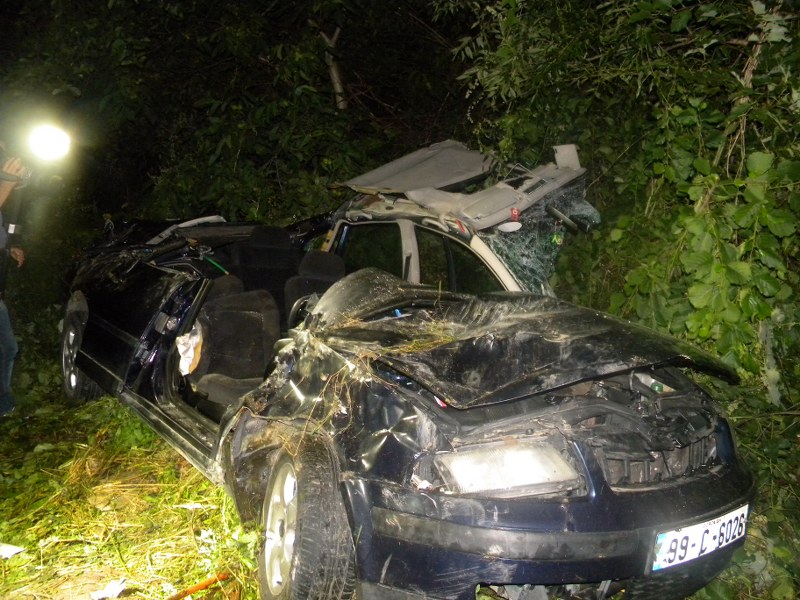 CICEU GIURGEȘTI: Au sărit cu mașina de pe pod. Un tânăr a rămas paralizat