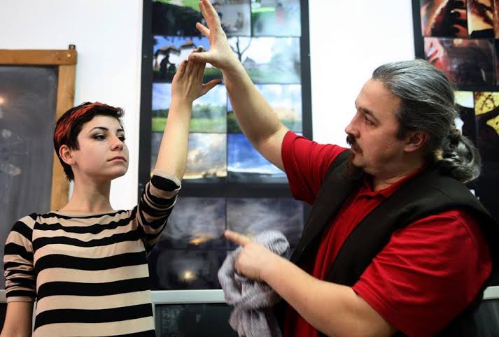 Lunea Artelor la Teatrul Municipal Baia Mare: Expoziţia de pictură „Grupul 7”