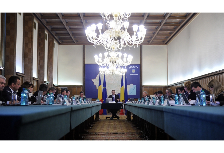 Guvernul României: Salariile personalului nedidactic, majorate cu 12%