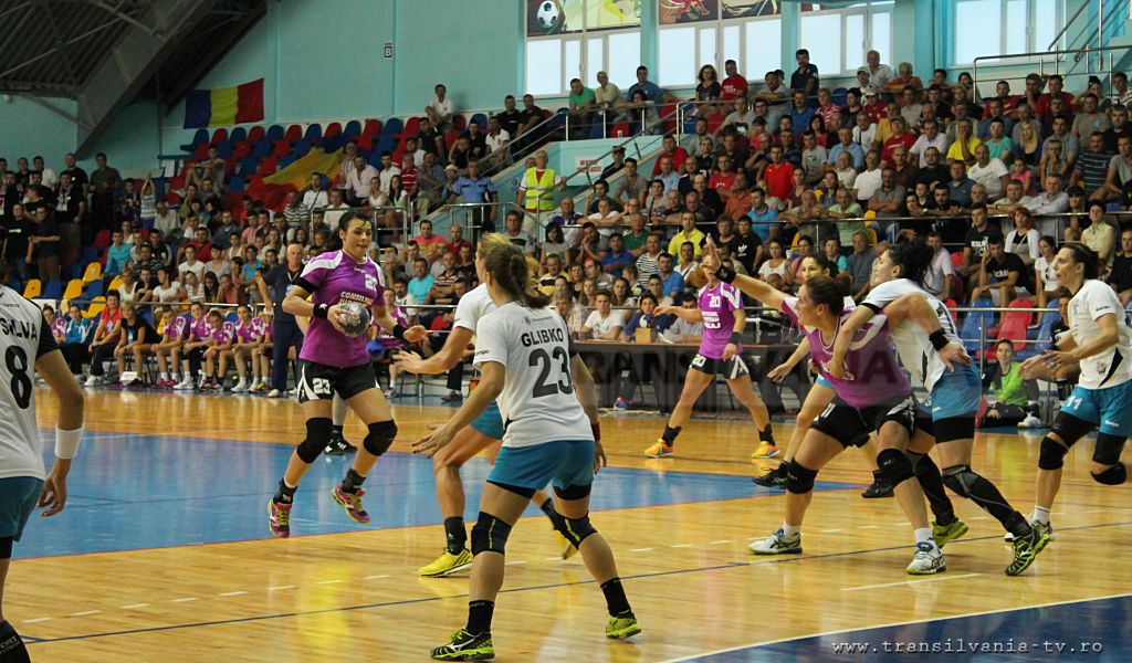 Diana Puiu și Crina Pintea, convocate pentru Trofeul Carpați