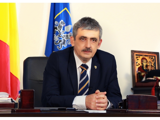 Horea Uioreanu îl atacă pe Emil Boc, după un colind catalogat drept antisemit, difuzat la tv
