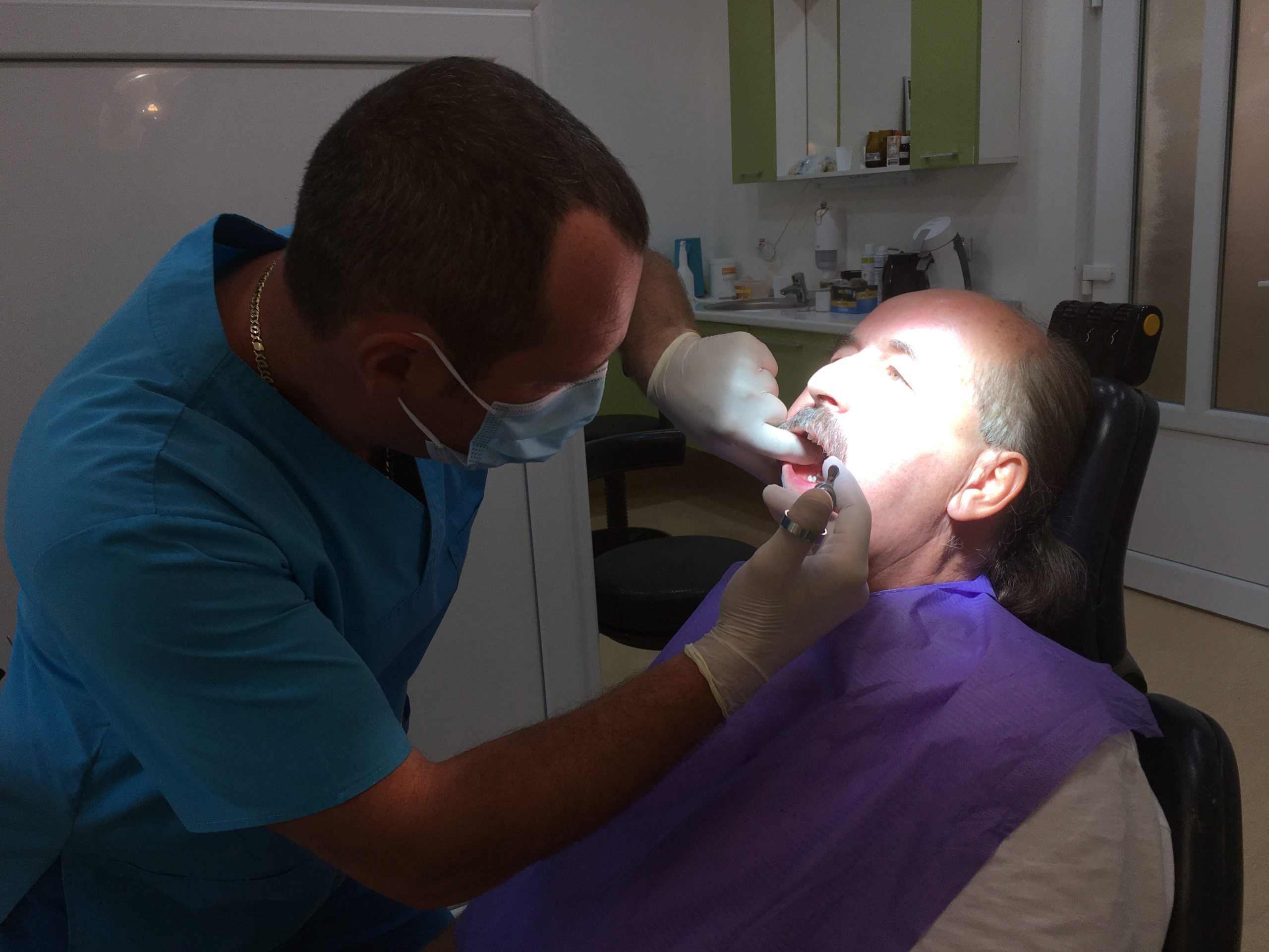 Pacientii nu stiu ce este durerea, la Clinica Stomatologica Danciu din Sebes!
