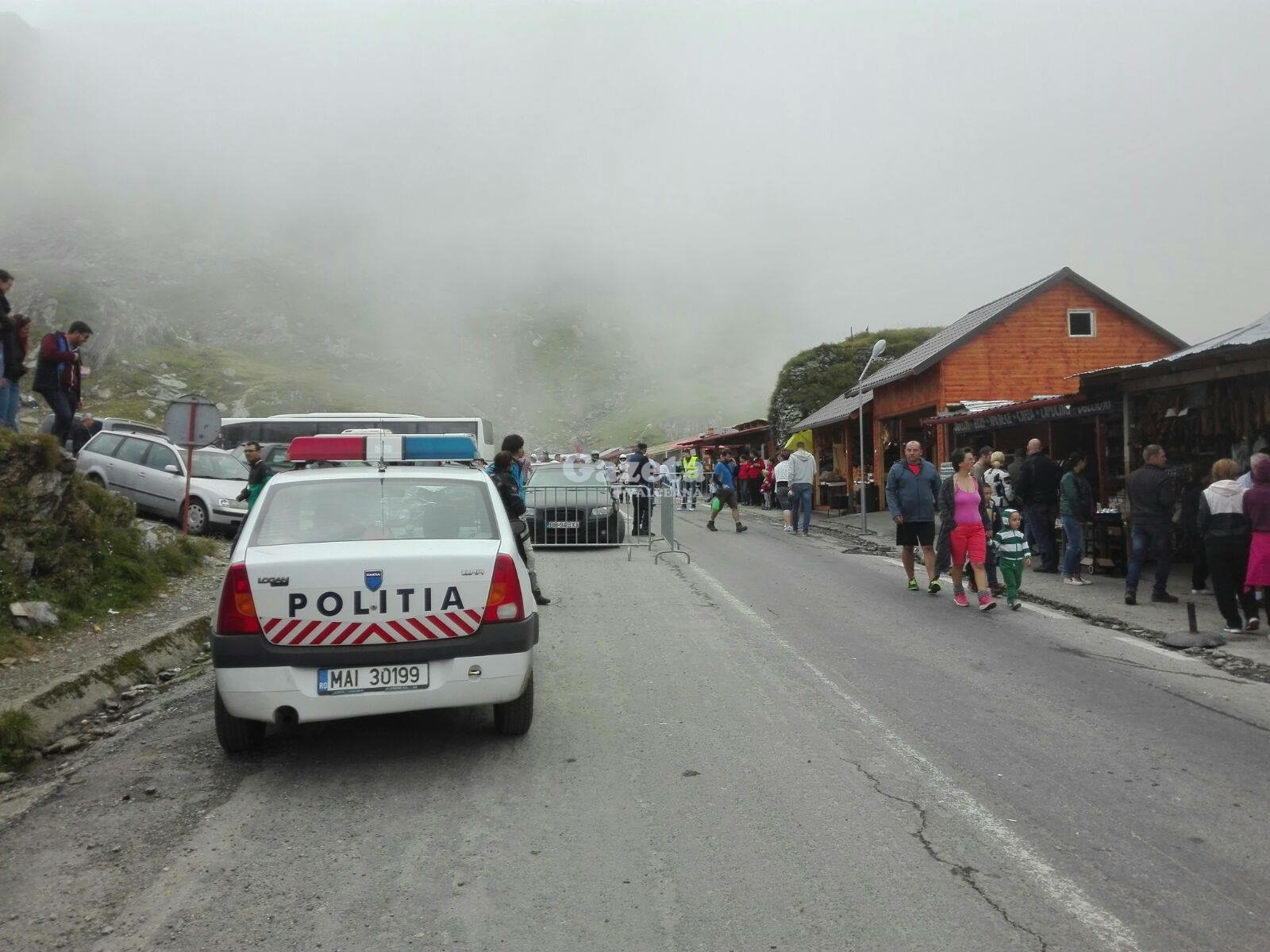 Zeci de soferi amendati pe Transalpina!