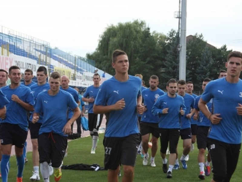 Jucătorii Gloriei Bistriţa nu s-au prezentat la antrenament. Staff-ul tehnic a demisionat